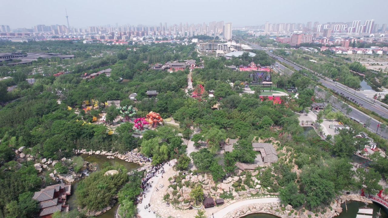  航拍河南开封万岁山大宋武侠城