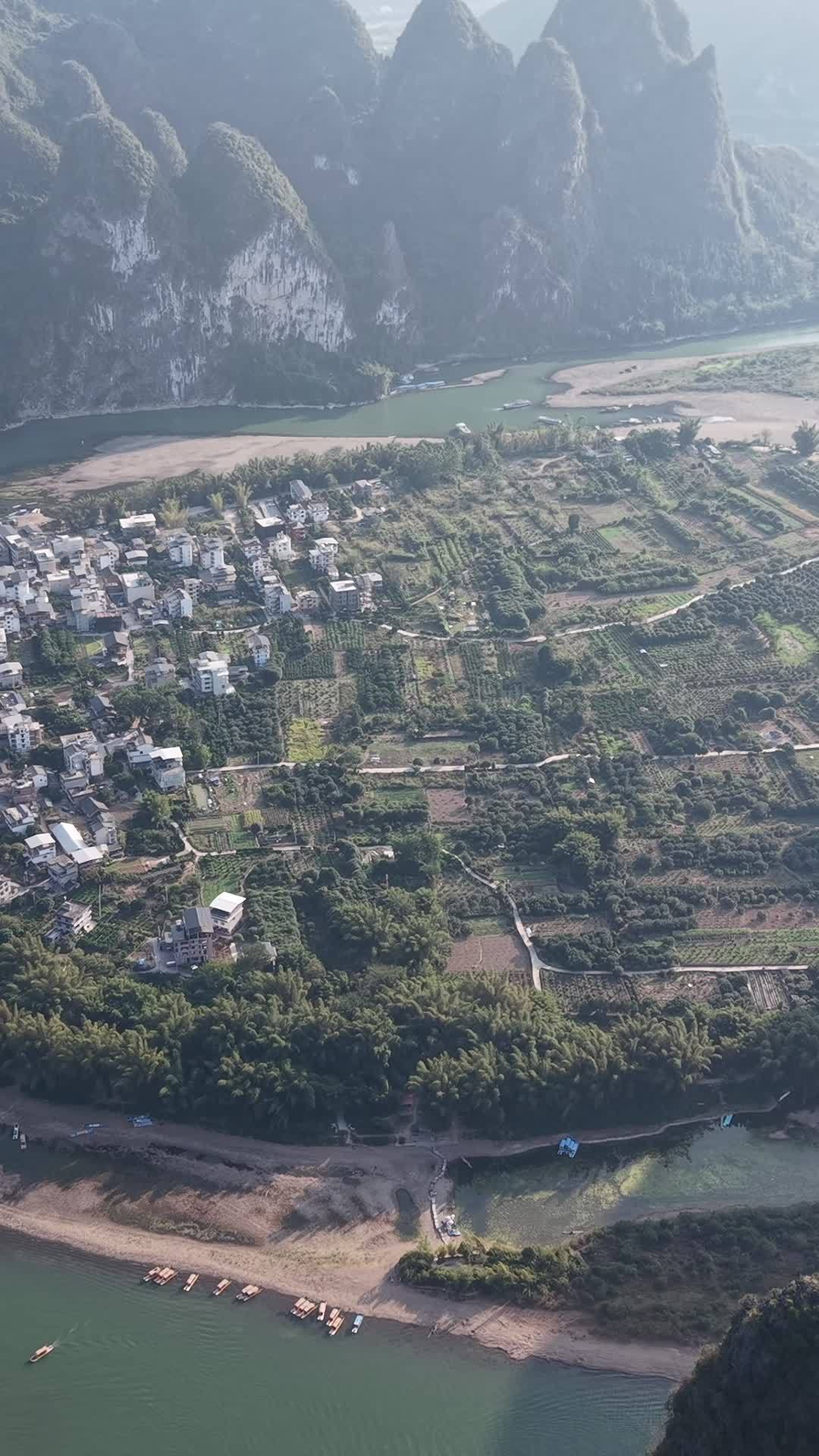 竖版航拍广西桂林阳朔兴坪山水风光漓江 (17)