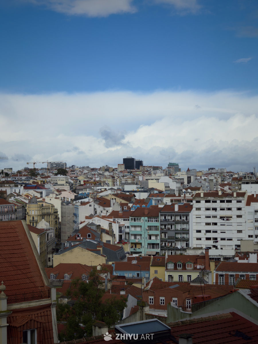 观景台下的里斯本老城
