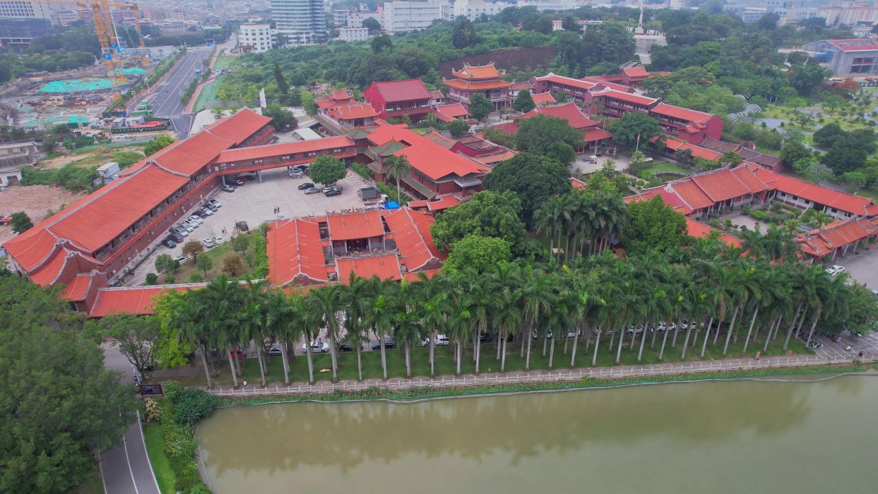 航拍漳州南山禅寺景观