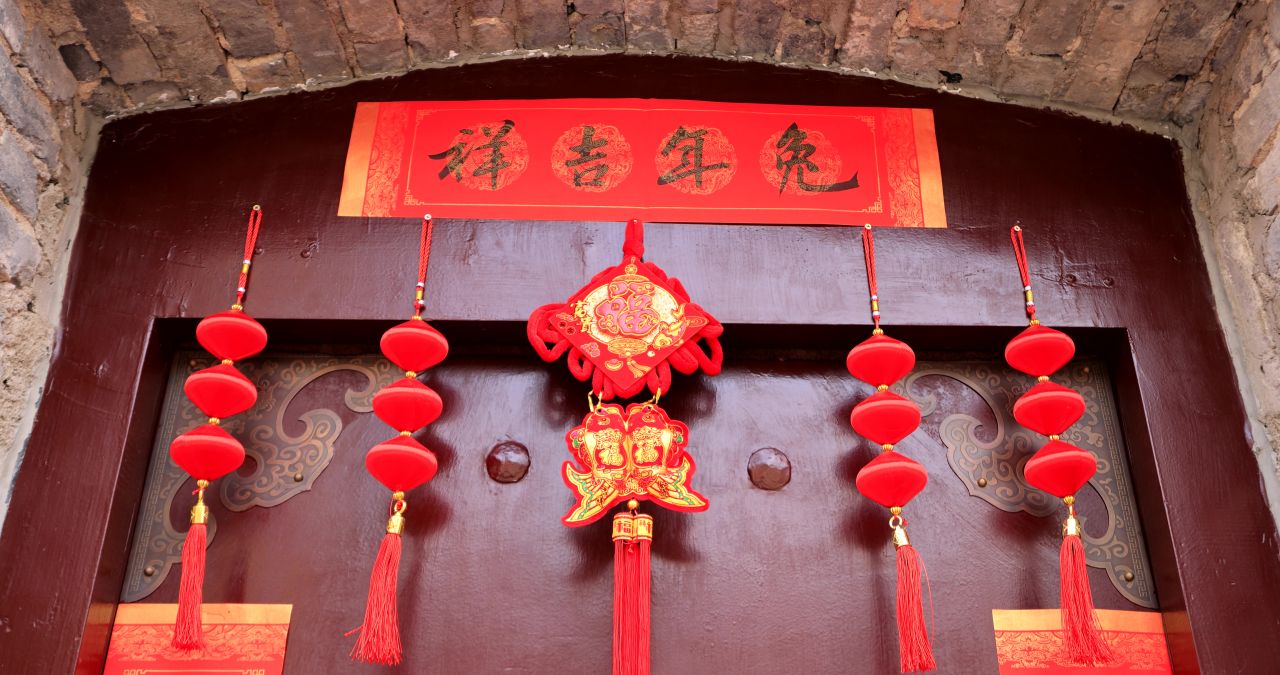 实拍8k古建大门春联