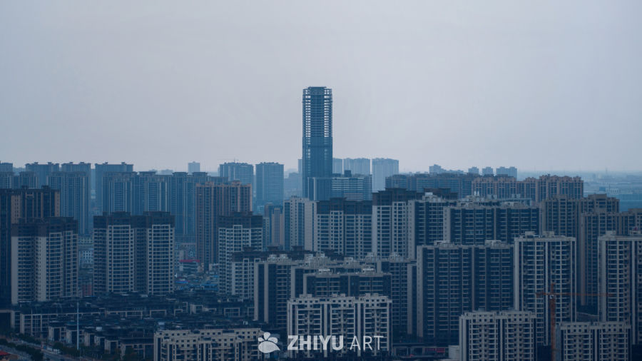雾霭中的城市