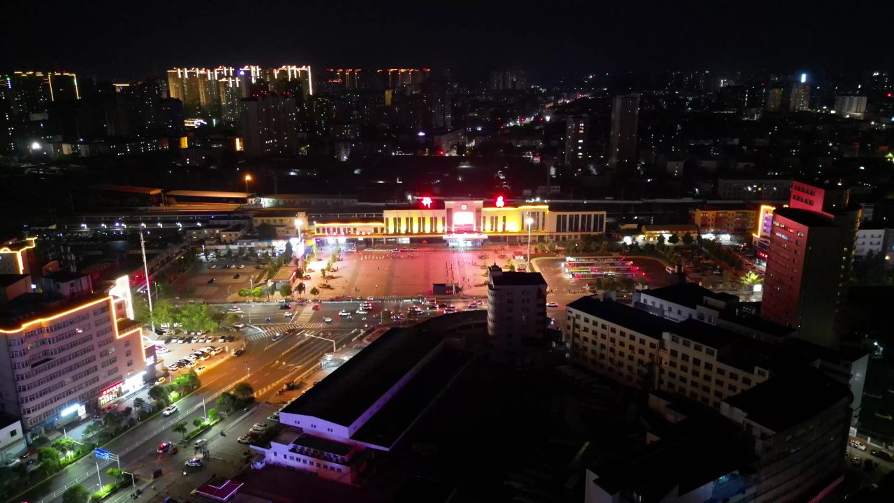 航拍河南许昌夜景许昌站夜景