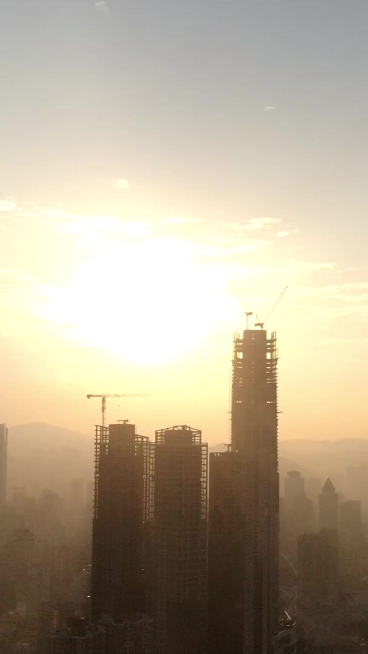 贵阳城市清晨日出竖屏航拍