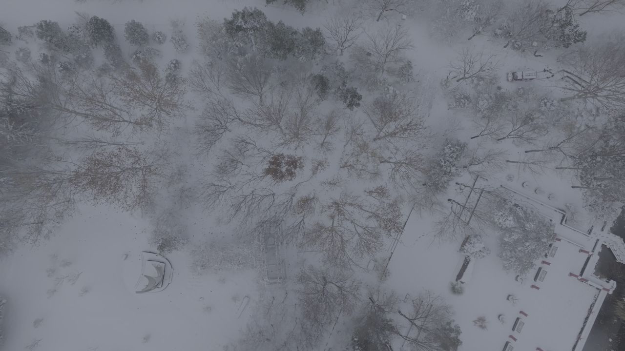 航拍公园雪景 13