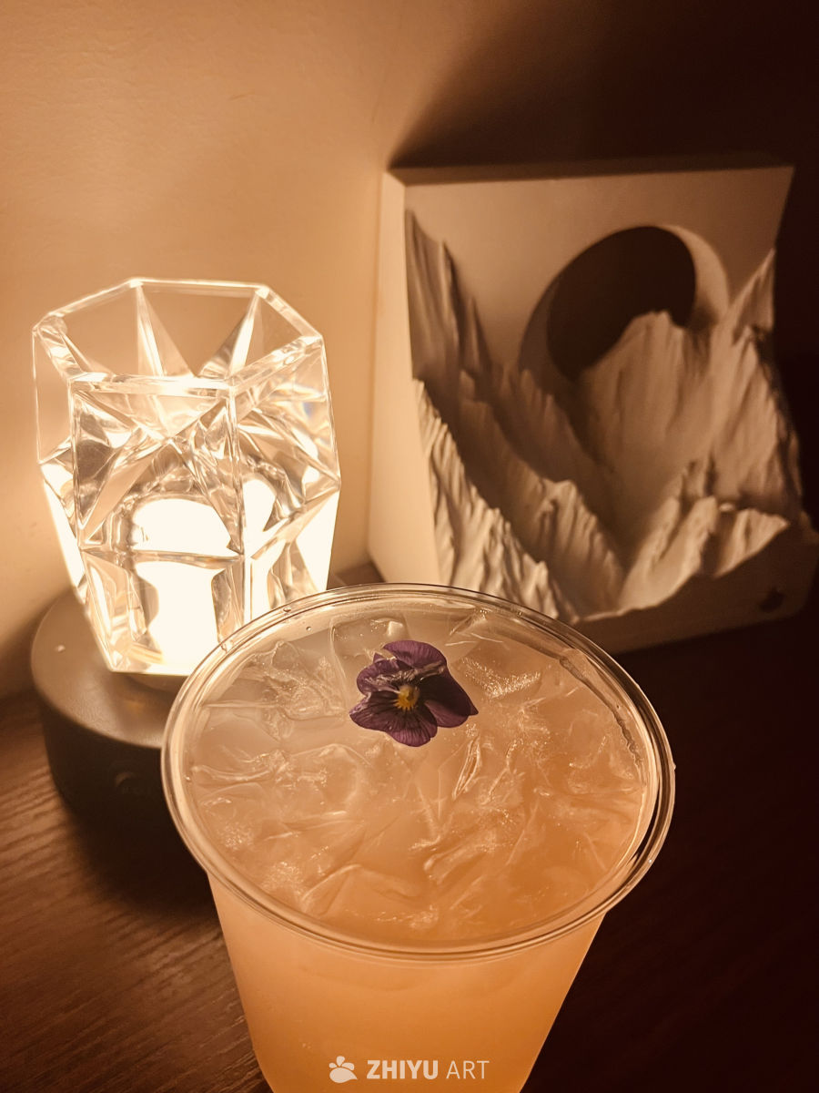 温暖的夜晚鸡尾酒时光
