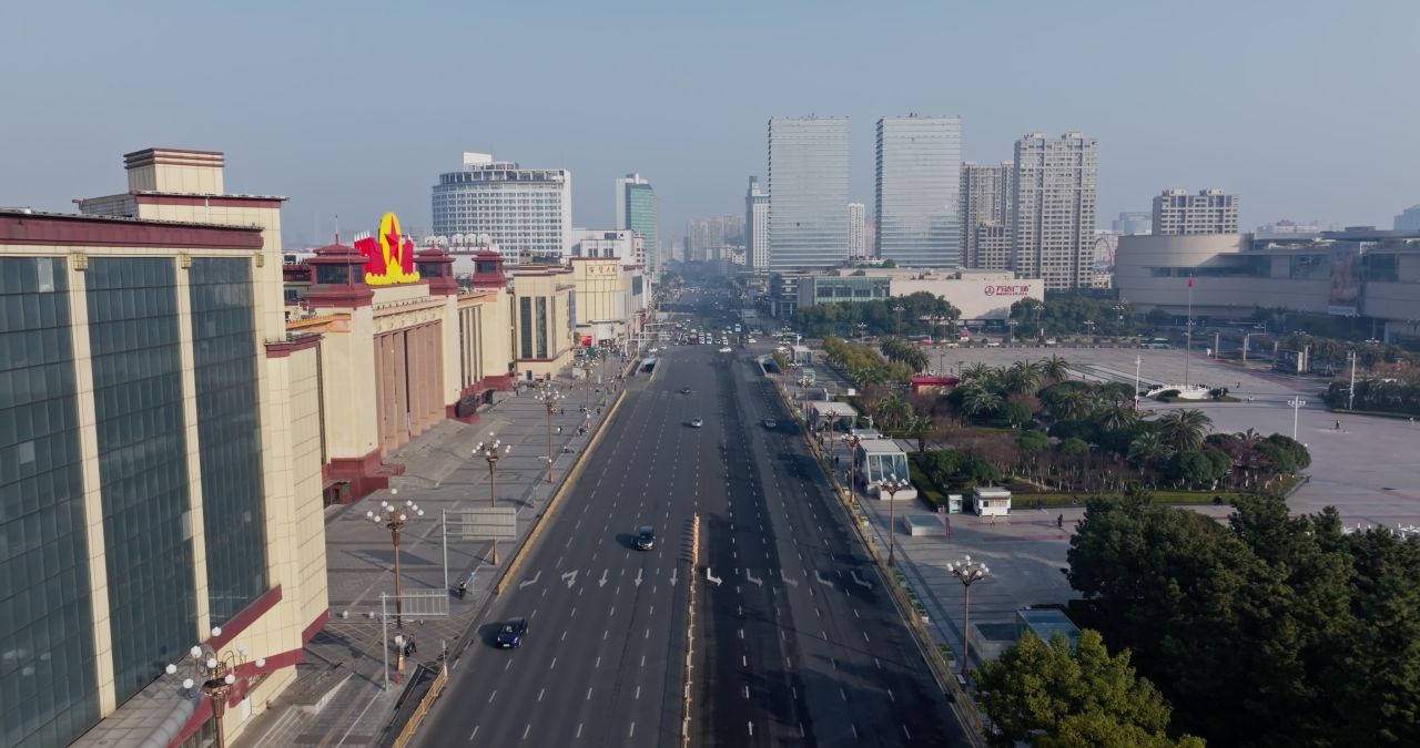 江西南昌八一广场城市风光航拍 14