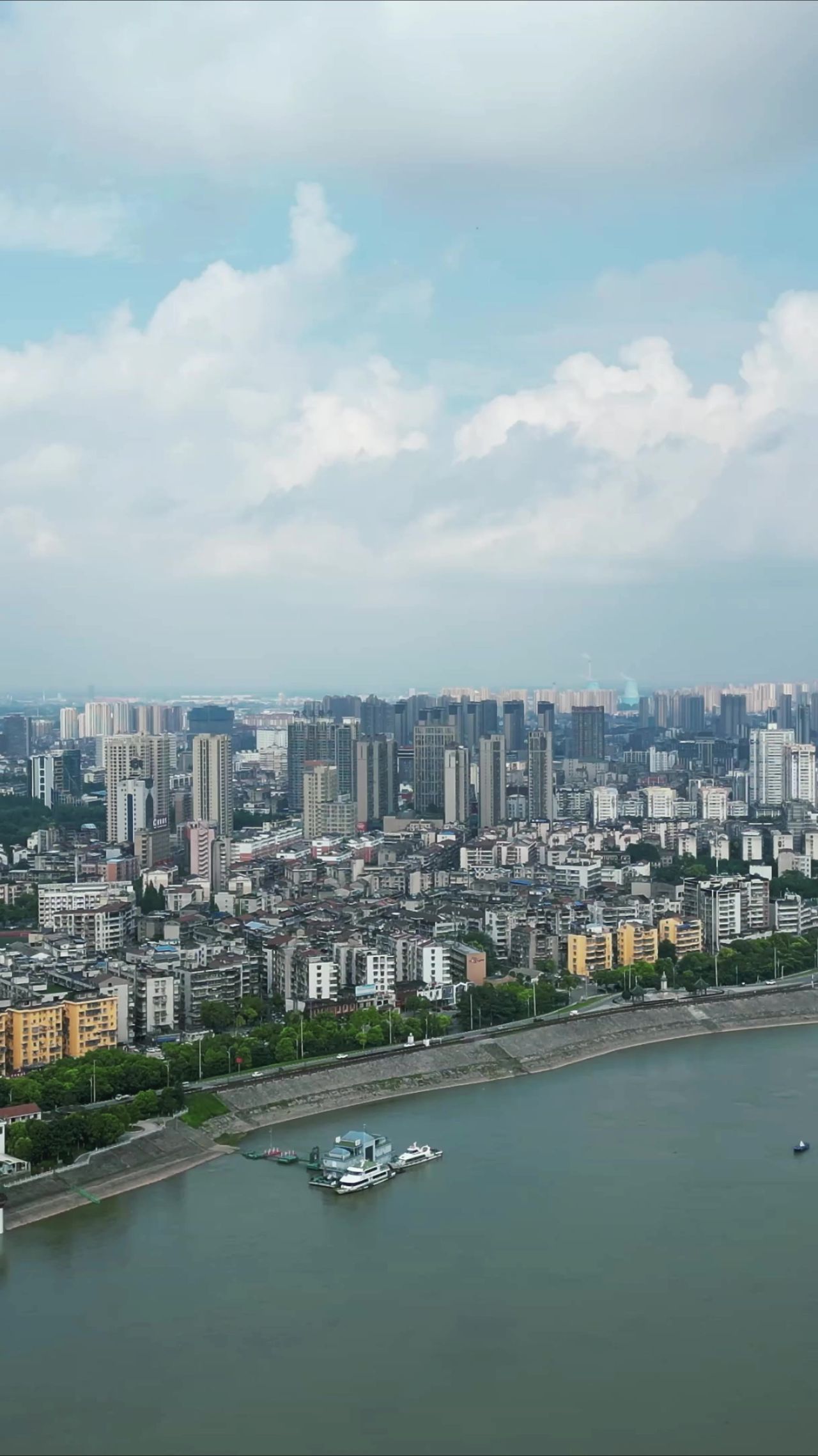 湖北荆州城市风光竖屏航拍