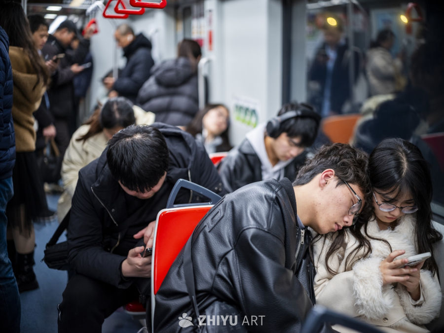 地铁上的冬日日常