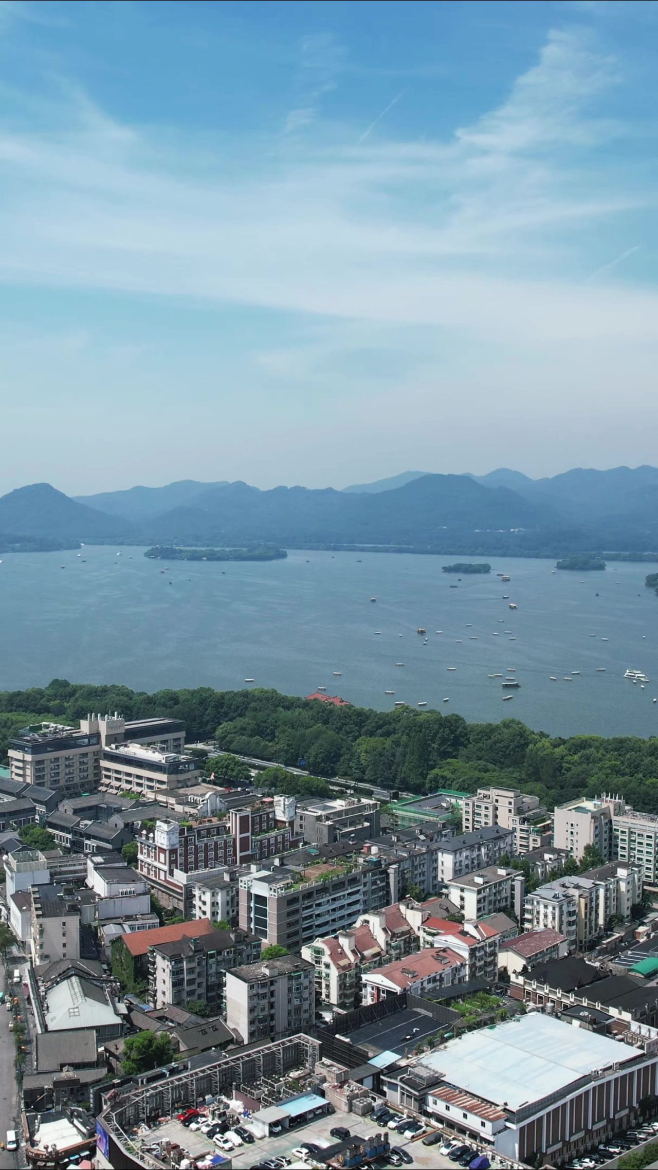 浙江杭州城市大景西湖竖屏航拍 