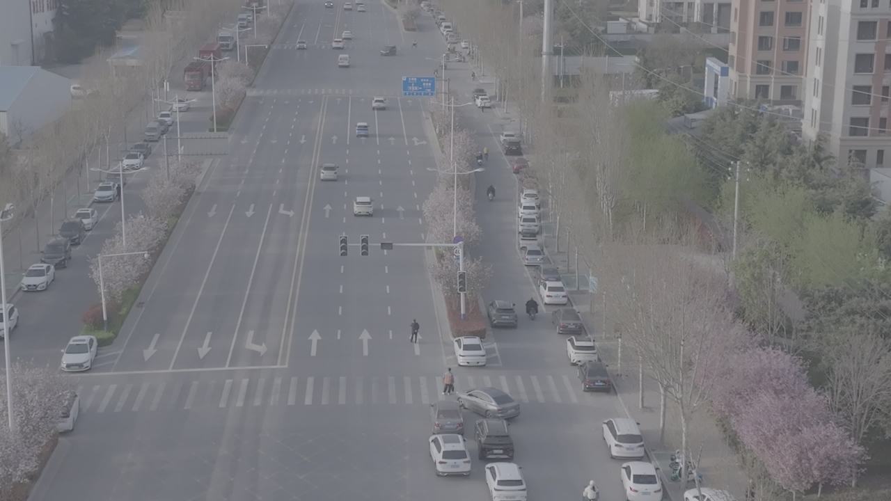 繁忙的城市街道