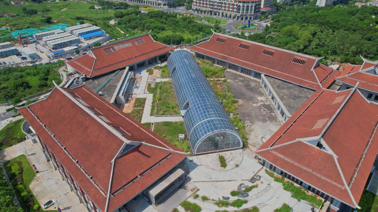 航拍厦门宝象红星美凯龙 6