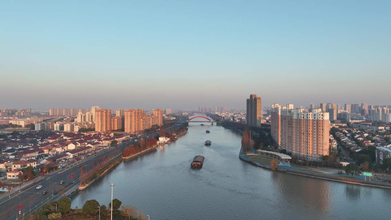 4K航拍昆山城市冬日日落风光建筑大景 5