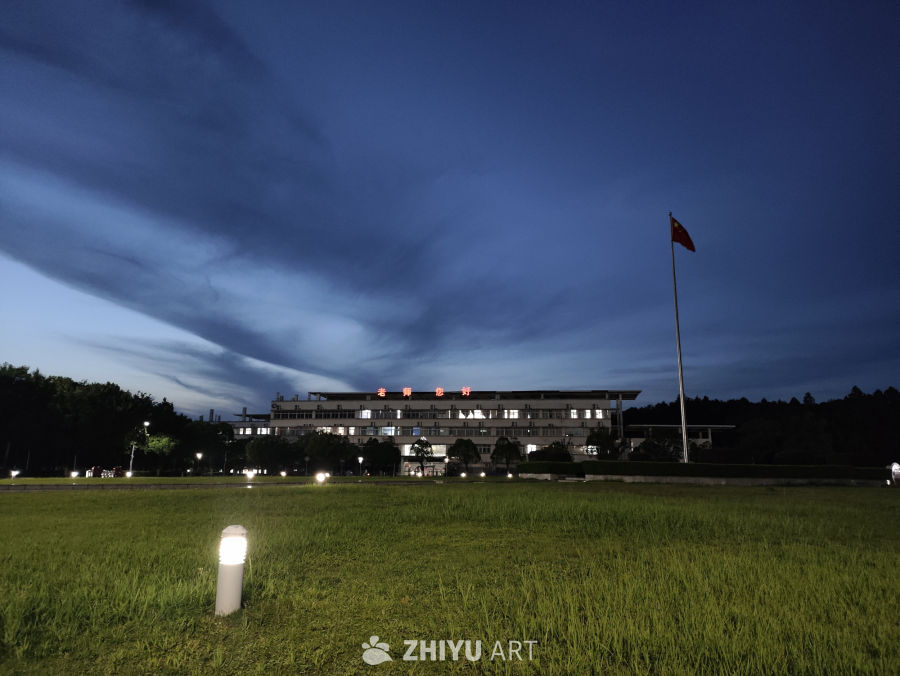 校园夜景静谧时光