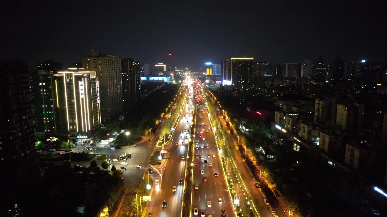 城市夜景拥堵交通车辆行驶 