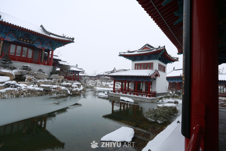 雪中古园静谧