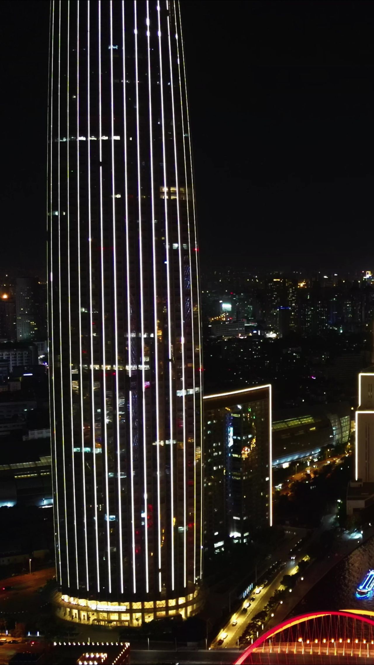 天津海河两岸夜景灯光竖屏航拍 