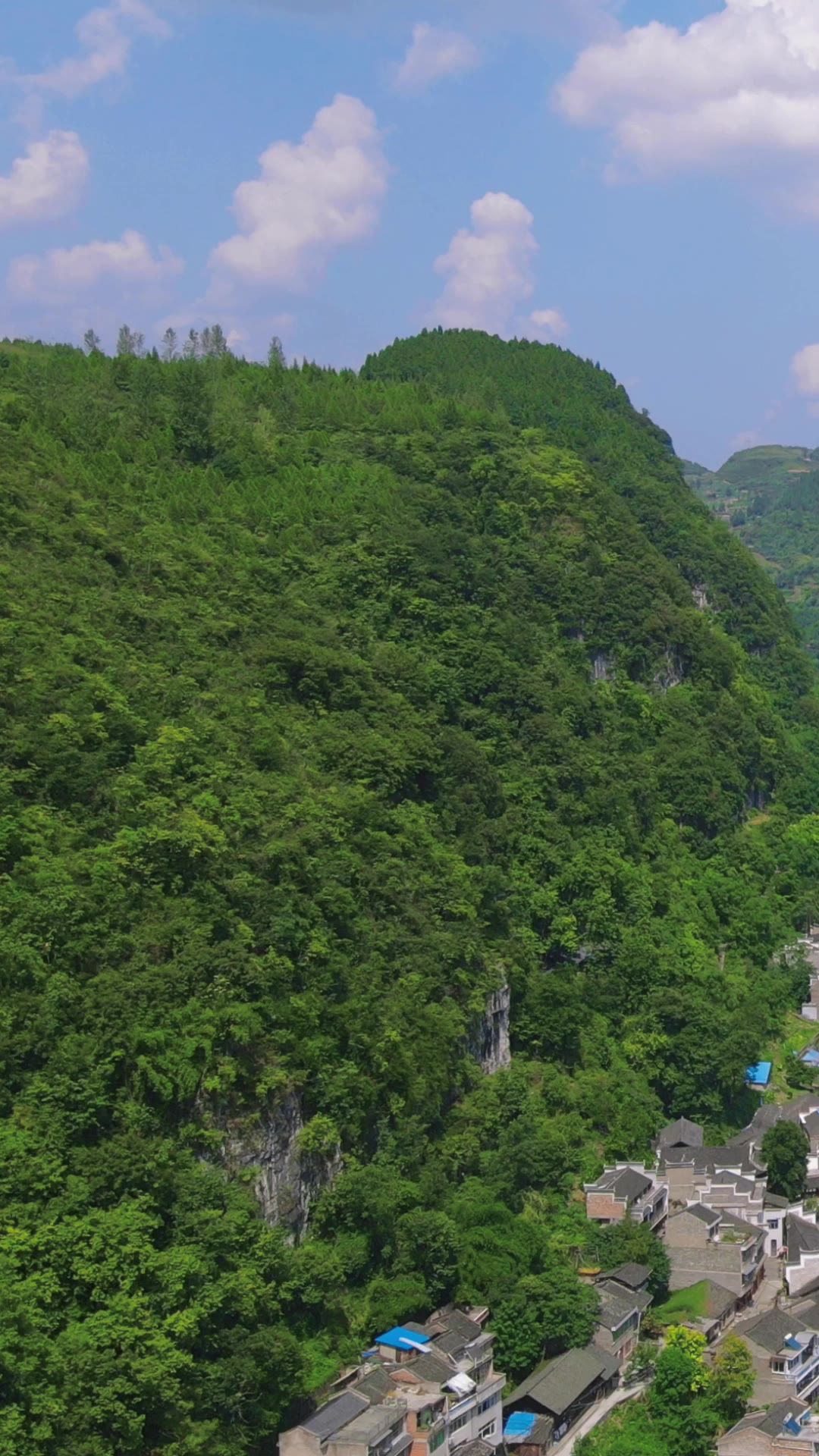 旅游景区贵州侗族特色建筑竖屏航拍