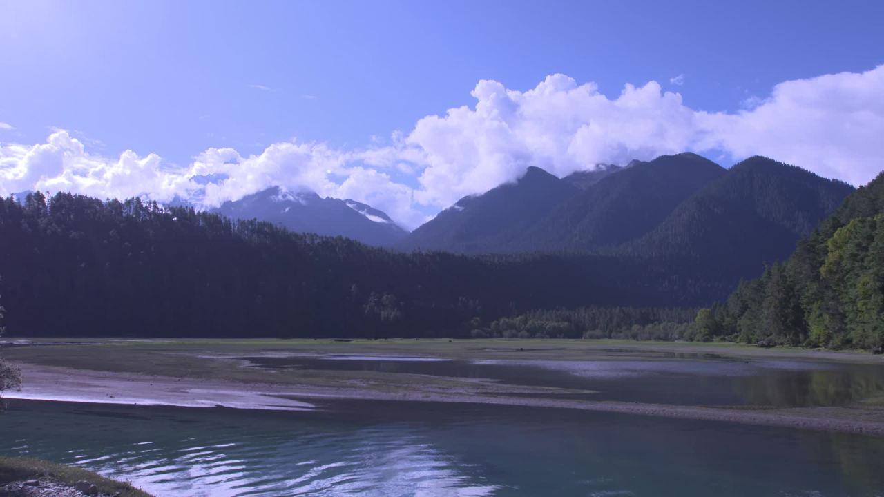 西藏湖光山色