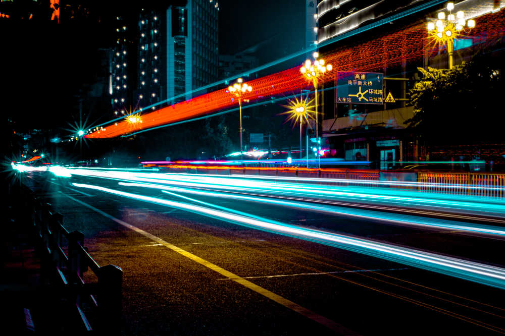 夜晚车轨