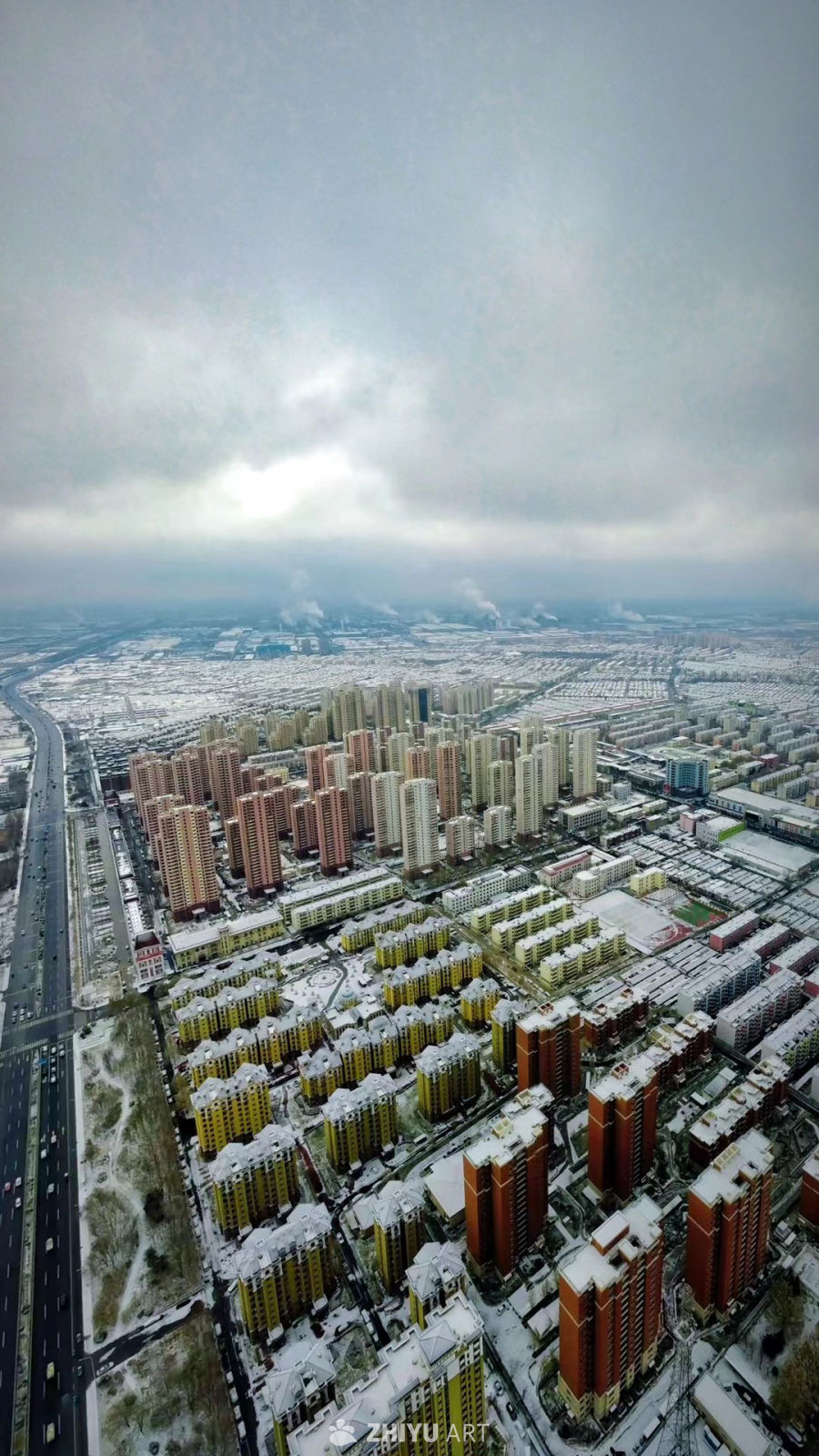 冬日雪城航拍图