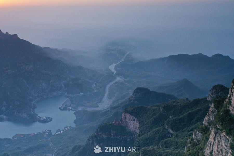 清晨的山谷
