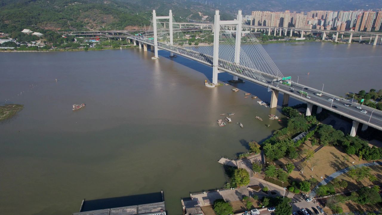航拍福州魁浦大桥建筑风光 5