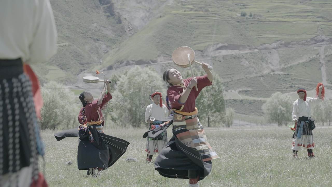 高原草地民族舞蹈
