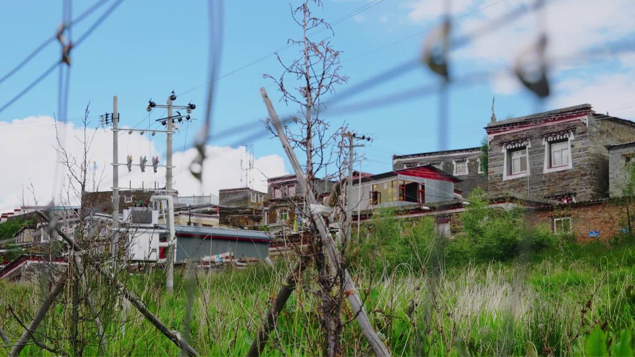 川西木雅大寺寺庙建筑村庄