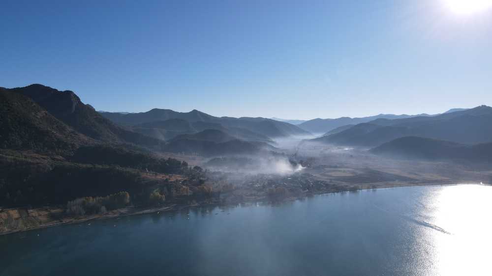 泸沽湖的清晨