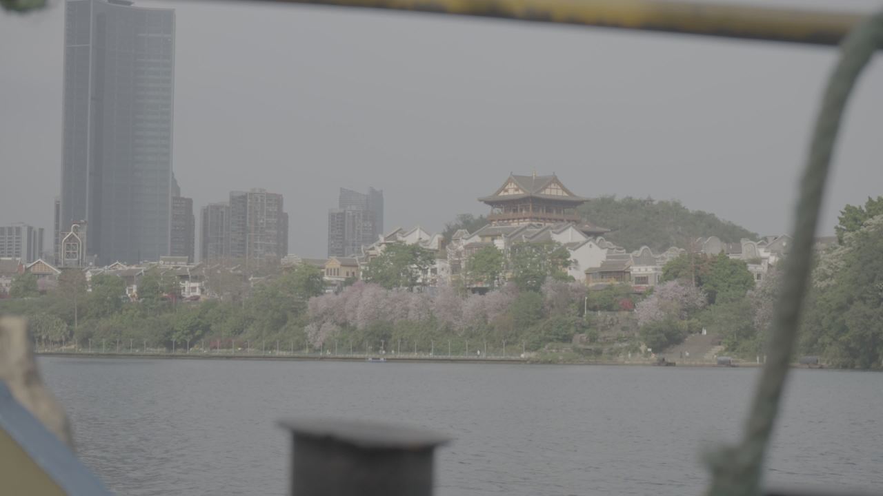 游船 1
