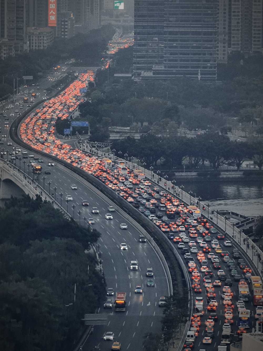 上下班的堵塞