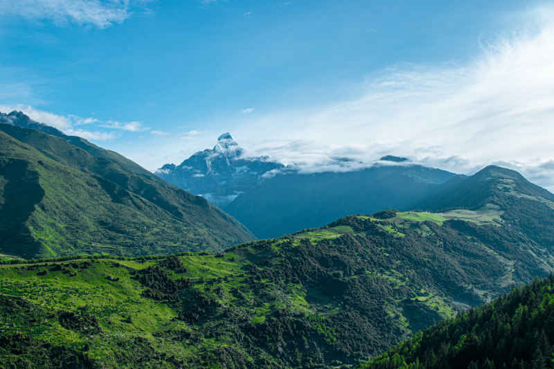 远眺四姑娘山
