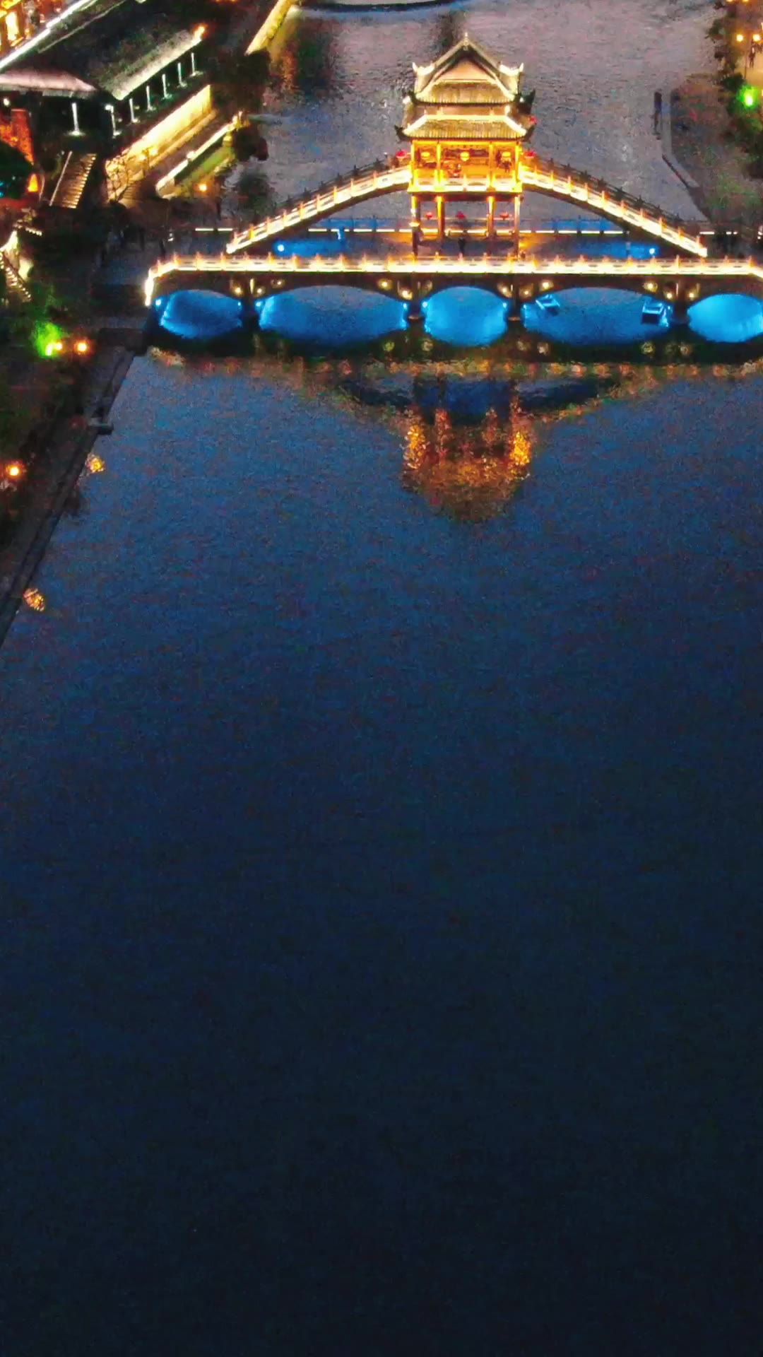 旅游景区湖南凤凰古城夜景竖屏航拍