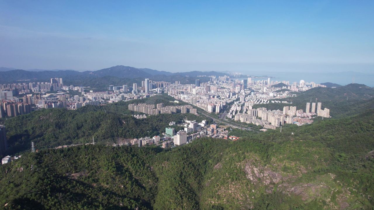 广东珠海城市大景蓝天白云天际线航拍 
