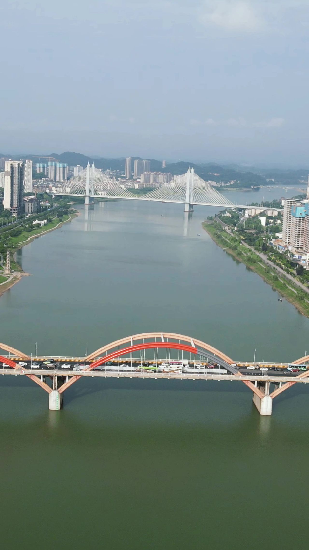 城市航拍湖南益阳龙洲大桥竖屏