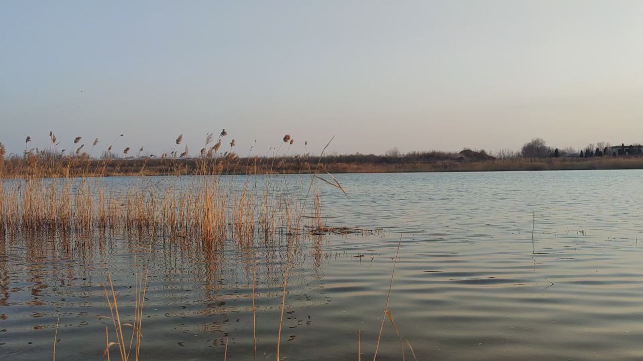 湖景夕阳