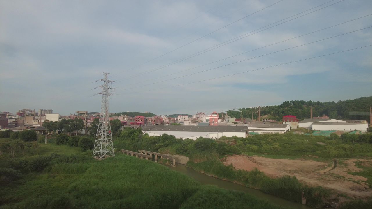 旅途高铁窗外风景一闪而过实拍  