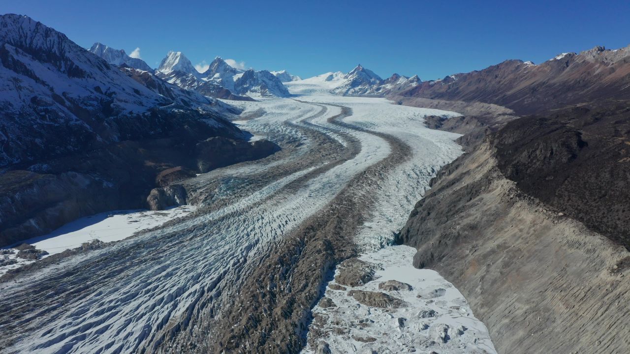 航拍西藏昌都雅隆冰川