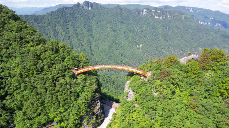 航拍湖北神农架天燕景区彩虹桥