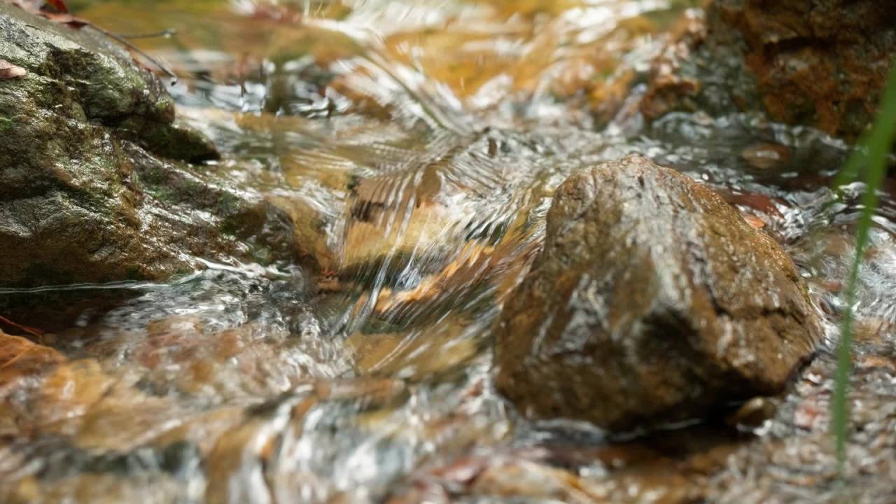 山泉水矿泉水潺潺小溪流水瀑布 24