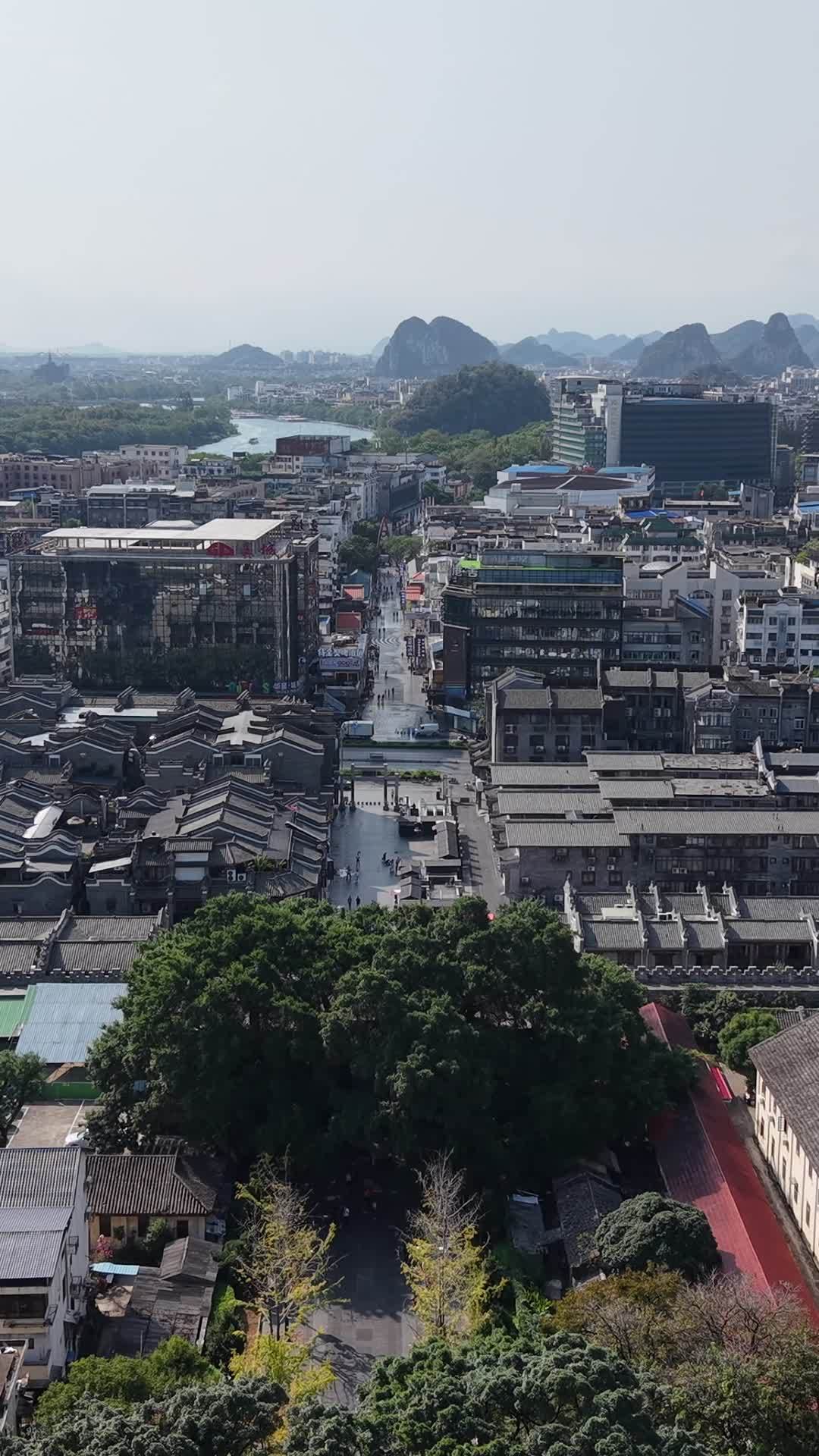 竖版航拍桂林城市建设 (5)