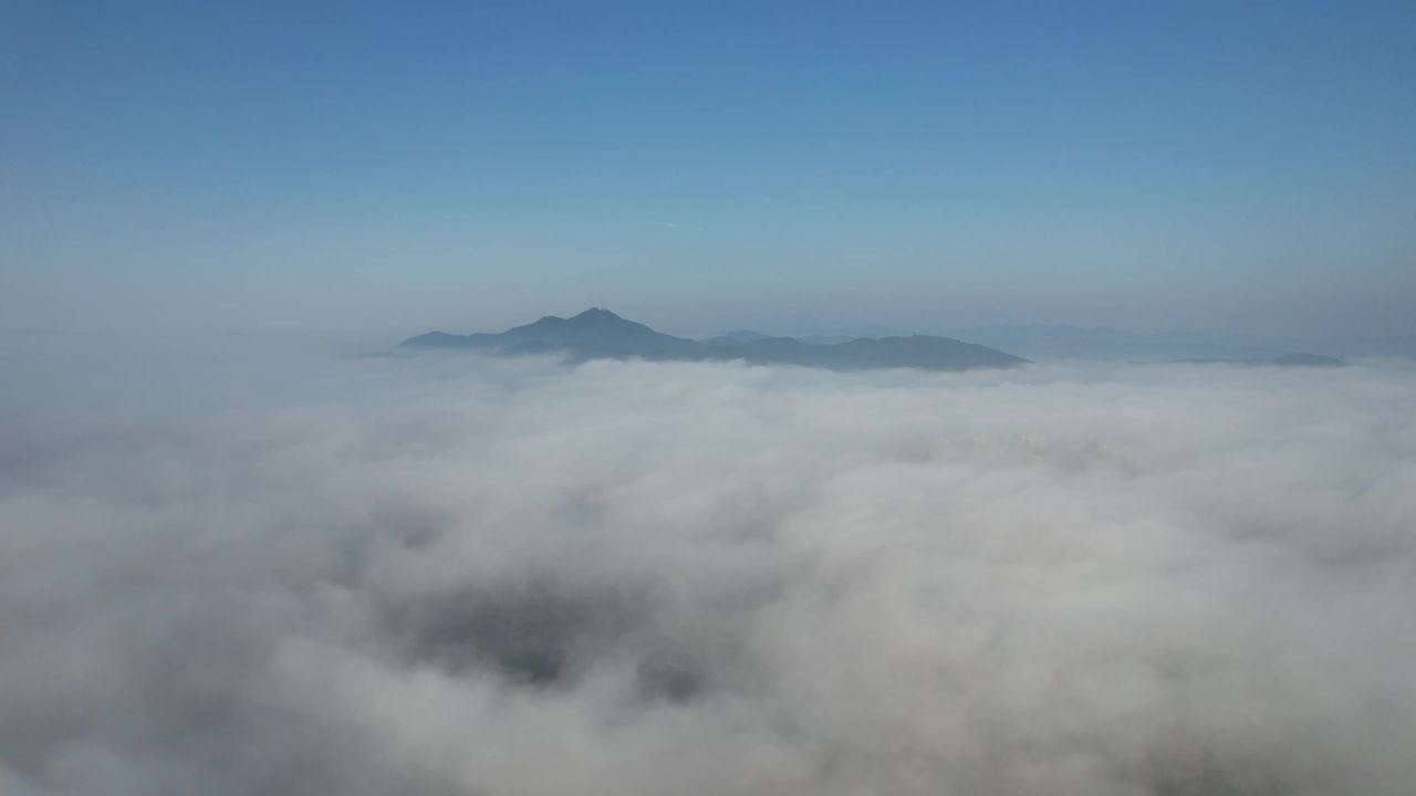 清晨迷雾云海风景日出航拍 