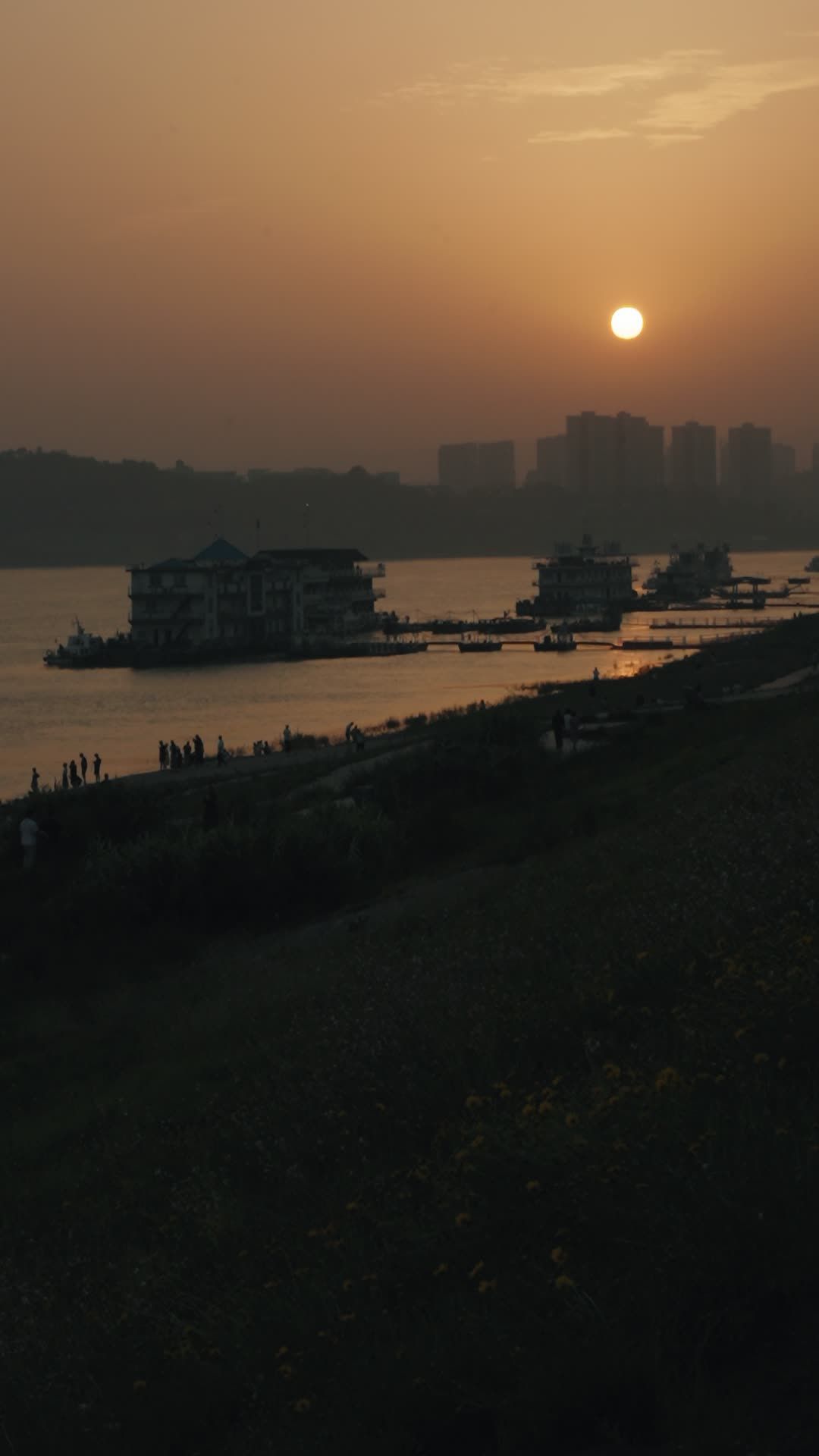 宜昌江边 78