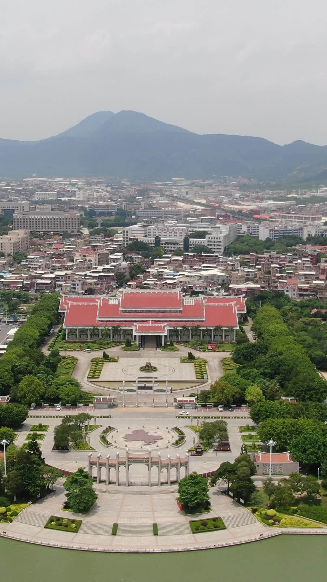 城市与自然的和谐画卷