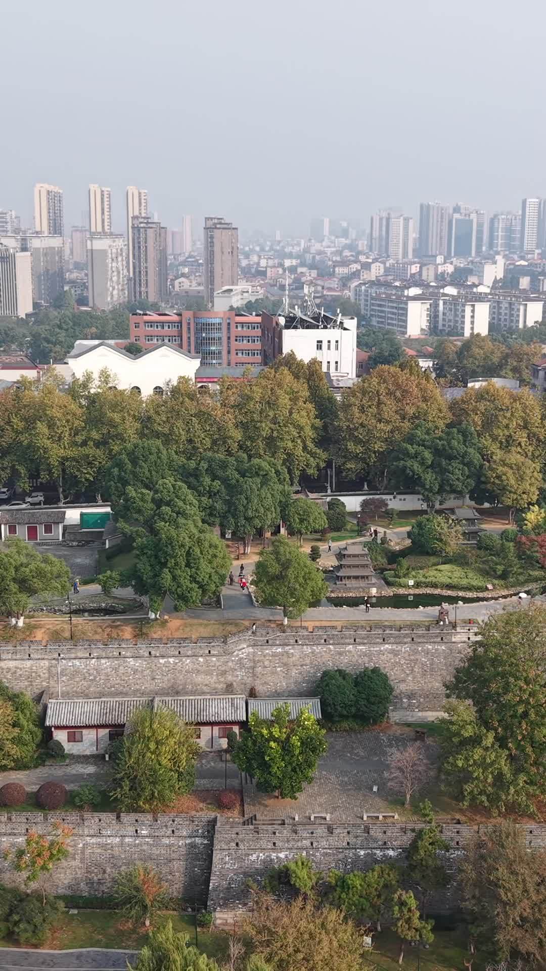 古今交融的城市画卷