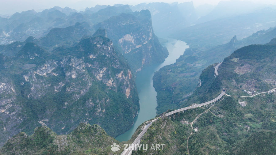 航拍山区公路  贵州关兴公路 9