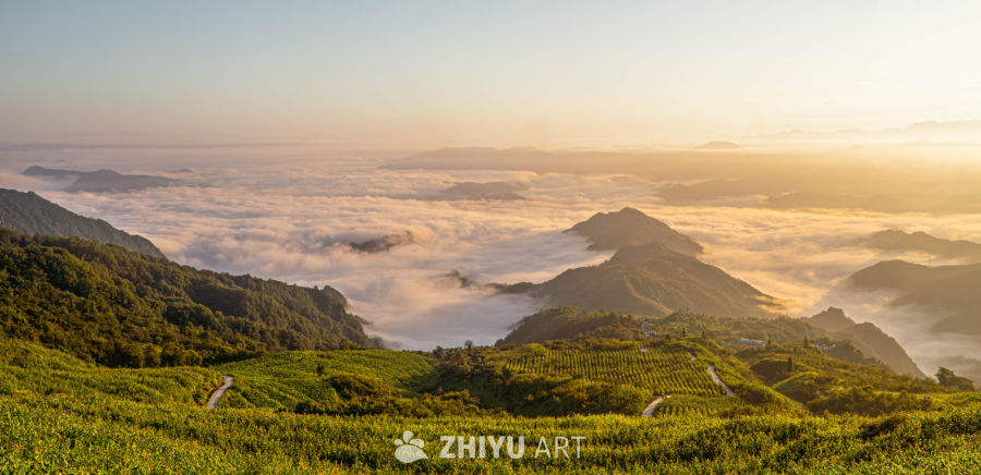 云海日出，山峦静美