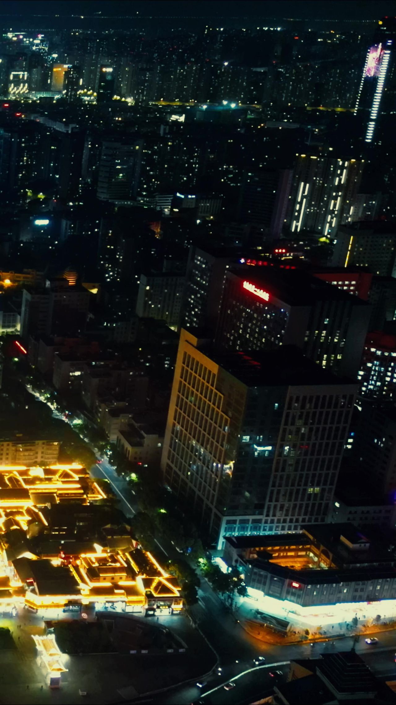 昆明碧马金鸡坊夜景竖屏航拍 