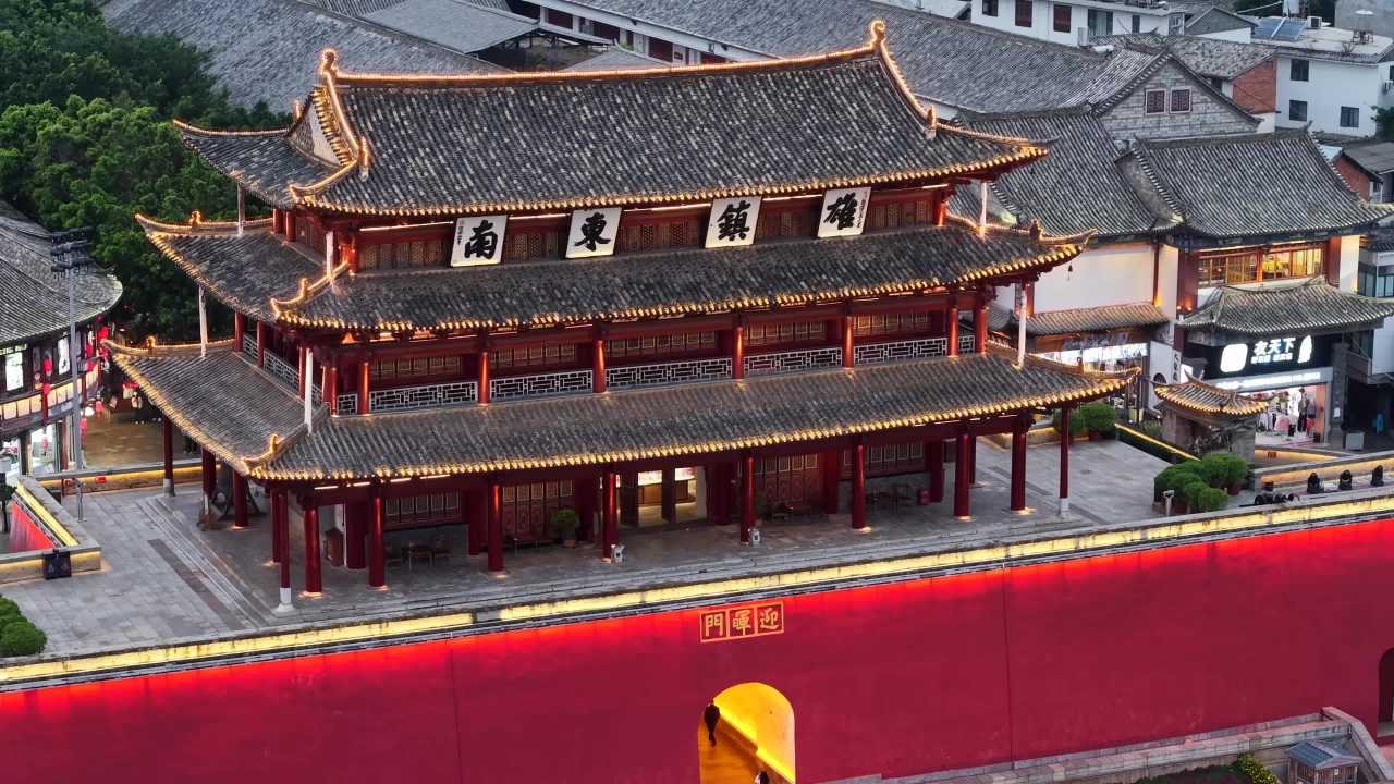 古色古香的夜市入口